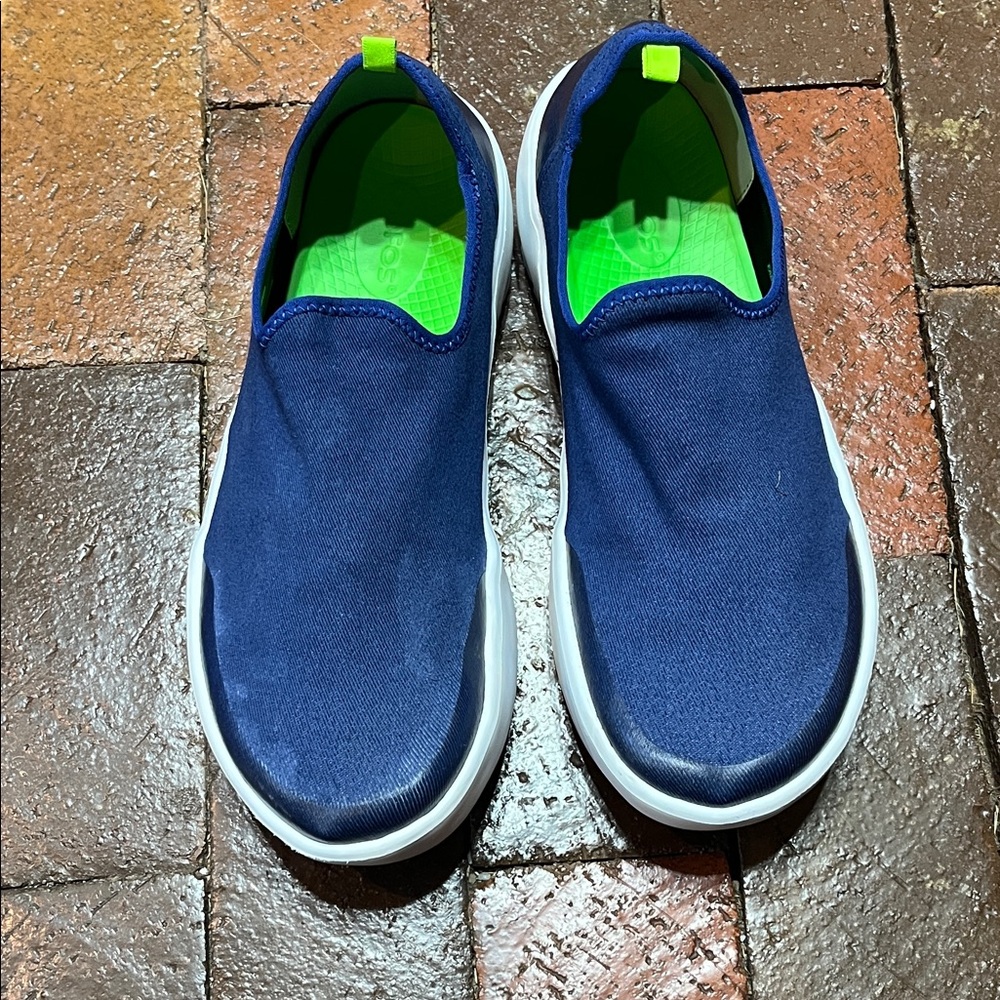 Oofos Omega Eezee women size 11 navy slip ons